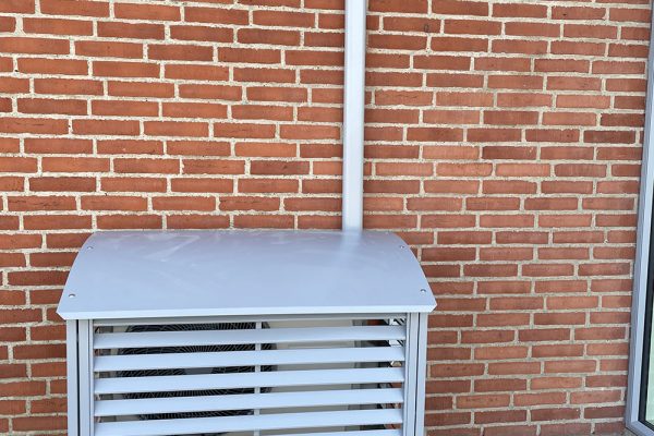 Autolakeret varmepumpeskjuler efter kundens ønsker